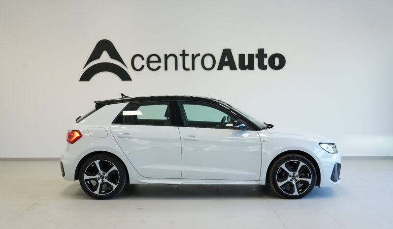 
								AUDI A1 SPORTBACK S-line 30 TFSI full									