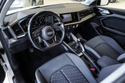 
										AUDI A1 SPORTBACK S-line 30 TFSI full									