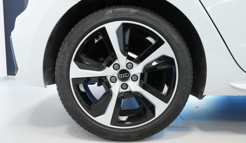 
								AUDI A1 SPORTBACK S-line 30 TFSI full									