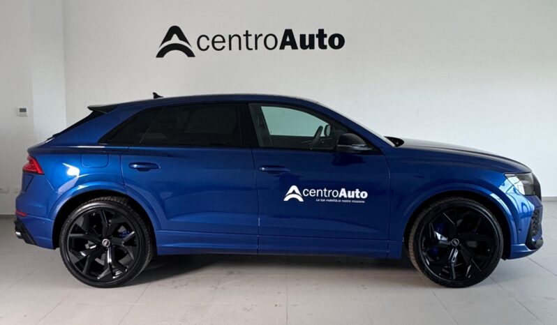 
								AUDI RSQ8 full									