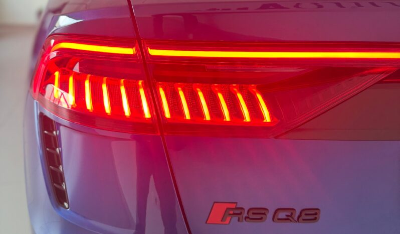 
								AUDI RSQ8 full									