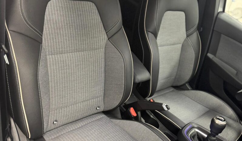 
								RENAULT CLIO 5^serie TCe TECHNO 5p 90 CV full									