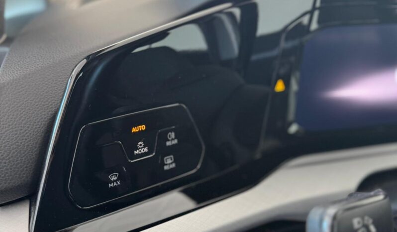 
								VOLKSWAGEN Golf VIII 2020 1.5 tsi evo Life 130cv full									