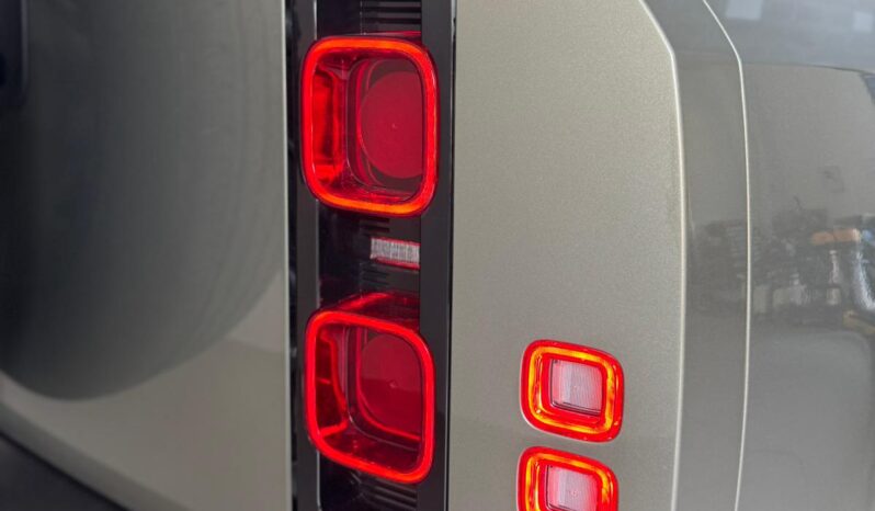 
								Land Rover Defender X-Dynamic SE 3.0 Diesel/Elettrica full									