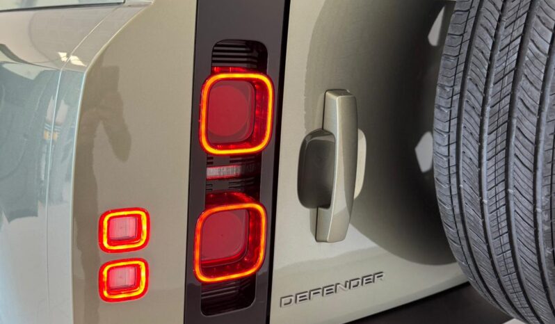 
								Land Rover Defender X-Dynamic SE 3.0 Diesel/Elettrica full									