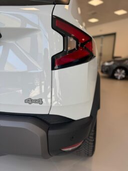 
										DACIA nuovo Duster EXTREME MILD Hybrid 130 CV 4X4 full									