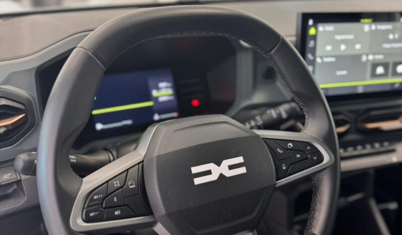 
								DACIA nuovo Duster EXTREME MILD Hybrid 130 CV 4X4 full									